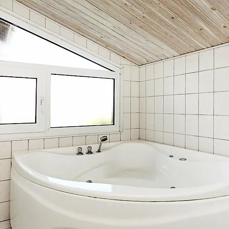 Three-bedroom Holiday In Lokken 65 *